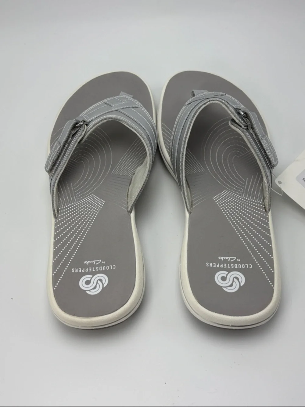 Clarks Cloudsteppers Breeze Silver Thong Sandals - size 8 NEW - Picture 4 of 9